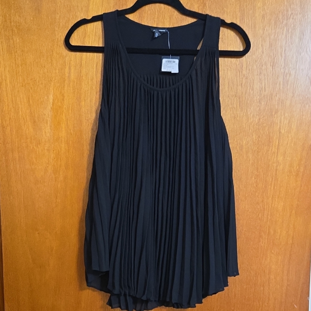 Club Monaco Black Pleated Sleeveless Tank Top